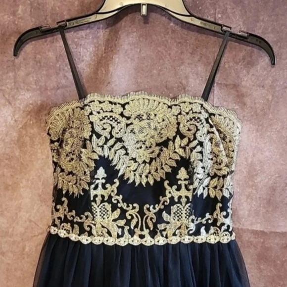 Elegant Black and gold mini prom party Dress size 3 - Picture 3 of 6